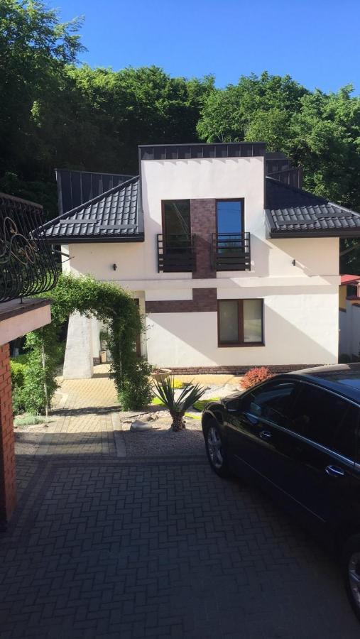House In Lviv Villa ภายนอก รูปภาพ